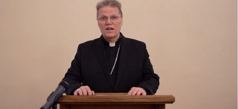 Baš na prvi travnja nadbiskup Hranić objavio je ispriku žrtvama zlostavljanja perverznog svećenika pod njegovom ingerencijom kojega je štitio sve do njegove smrti. Isprika je djelovala neiskreno, kao da se […]